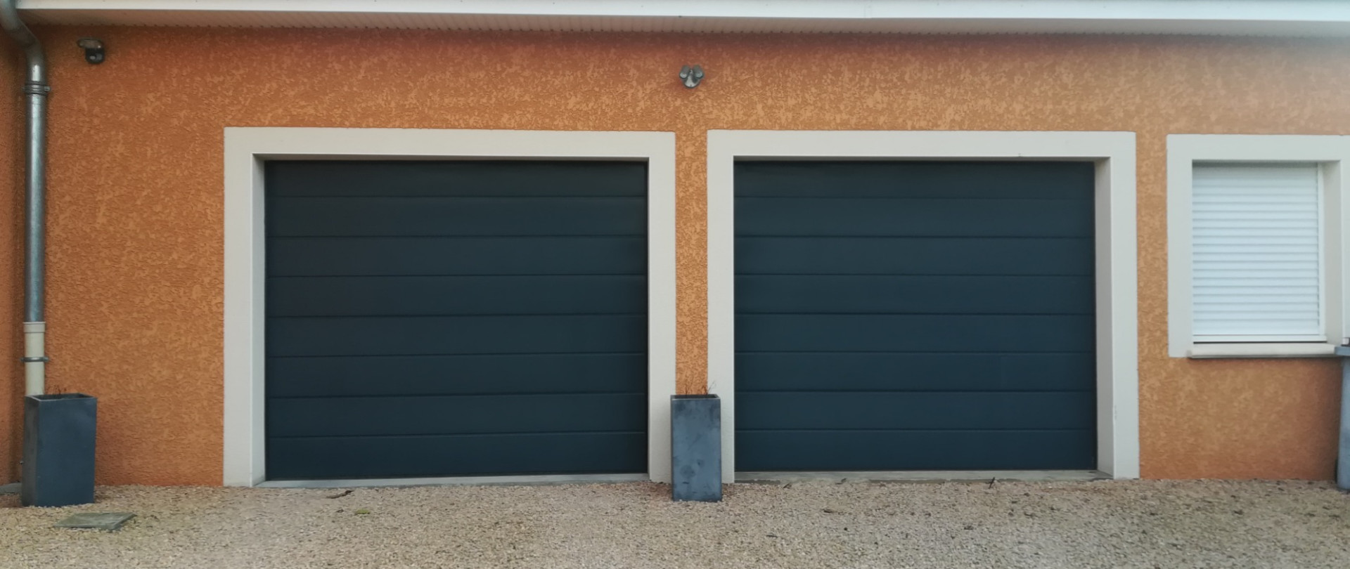 Etude, fabrication et installation Porte de garage sectionnelle/ enroulable sur mesure