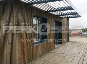 Brise-soleil sur-mesure en aluminium pour la Gendarmerie de Belleville-en-Beaujolais (69)