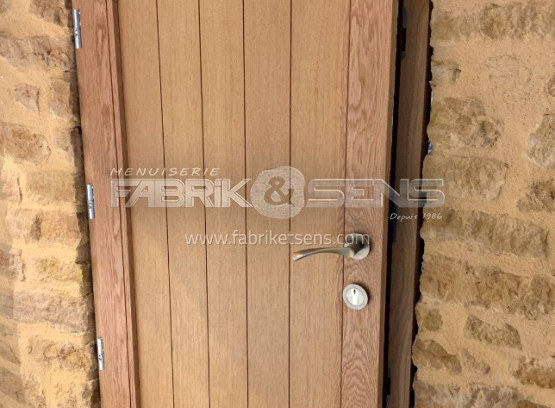 Porte de cave cintrée sur-mesure en bois de chêne massif proche de Villefranche-sur-Saône (69)