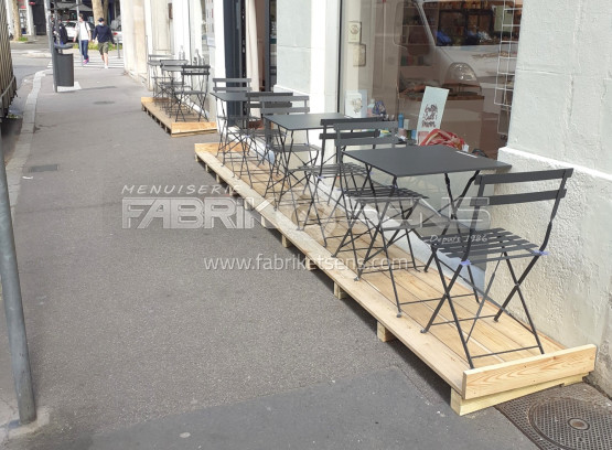 Terrasse sur-mesure en bois à Lyon (69)