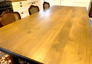 Table de cuisine sur-mesure en bois proche de Belleville-en-Beaujolais (69)