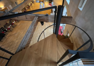 Escalier Hélicoïdal sur-mesure en bois dans la région du Beaujolais (69)